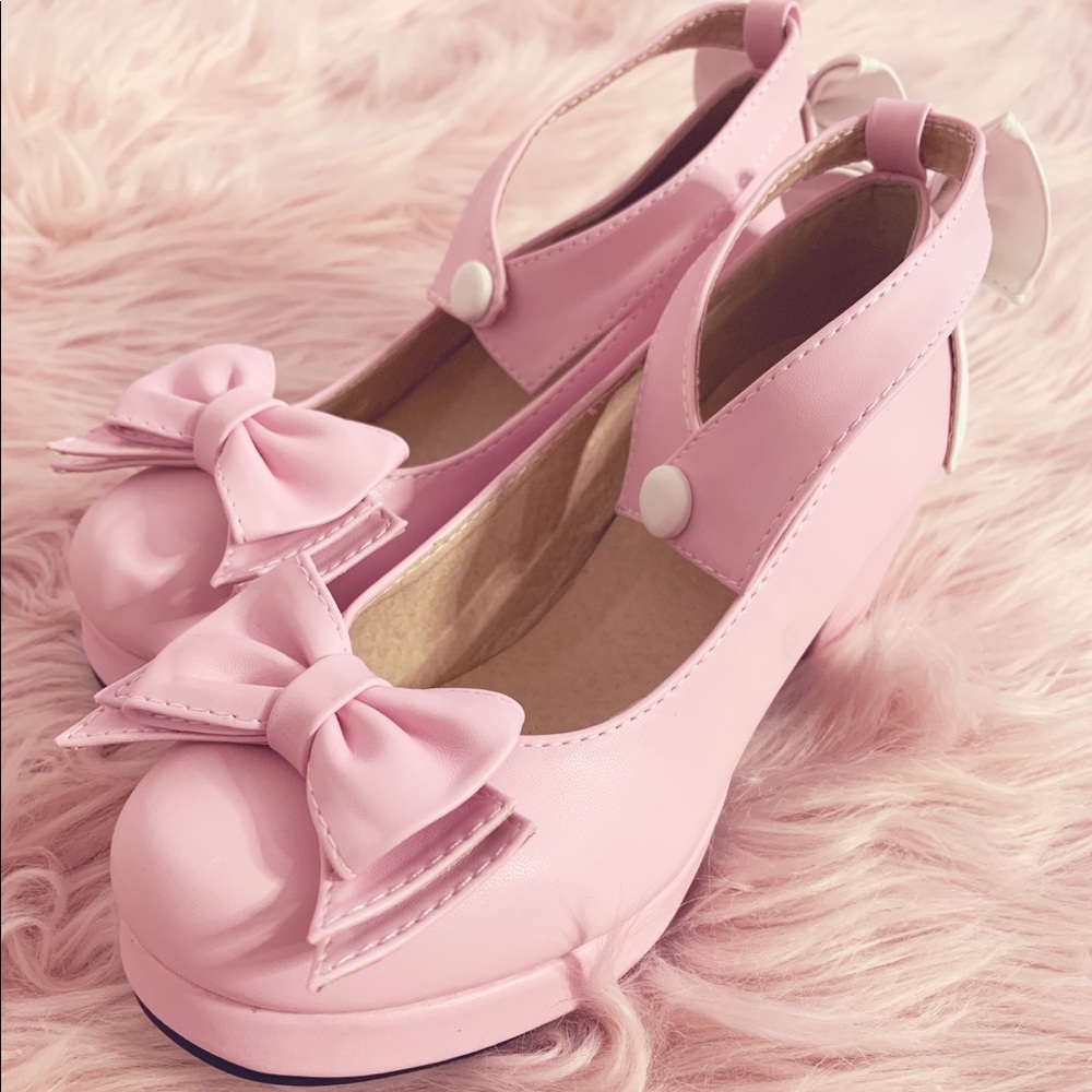 Bow collar high heels